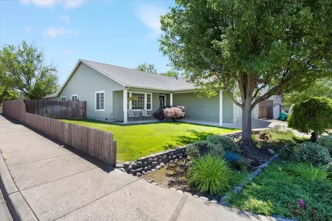 1070 Havenwood Dr, Eagle Point, OR 97524 photo 4