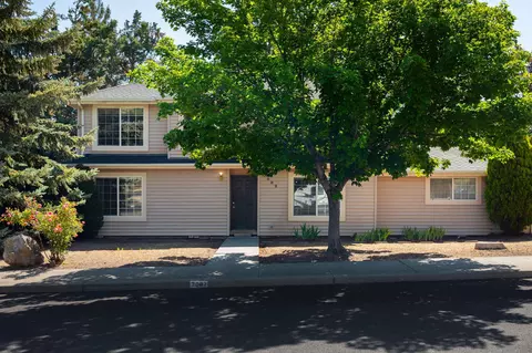 3082 NE Madison Ave, Bend, OR 97701