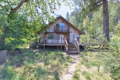 6357 Lake Shore Dr, Selma, OR 97538