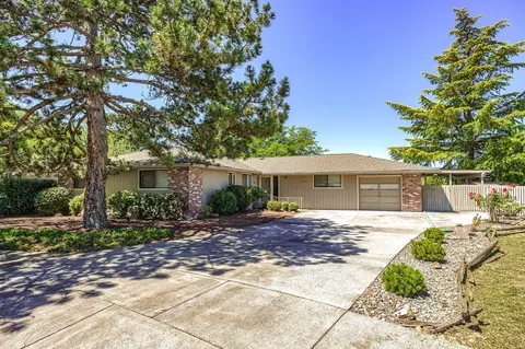 2233 Fairbanks Ave, Medford, OR 97504