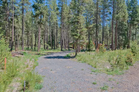 17118 Pasadena Rd, Bend, OR 97707 photo 2