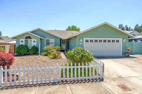 1245 Marcus Way, Grants Pass, OR 97527