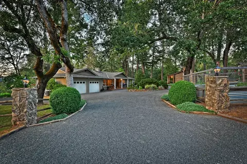 1819 Southgate Way, Grants Pass, OR 97527