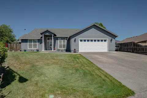 976 Jessica Ct, Eagle Point, OR 97524