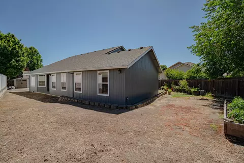 976 Jessica Ct, Eagle Point, OR 97524 photo 6