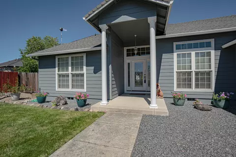 976 Jessica Ct, Eagle Point, OR 97524 photo 9
