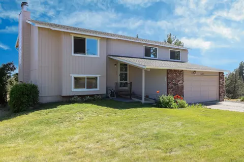 1685 NE Hilltop Ln, Madras, OR 97741