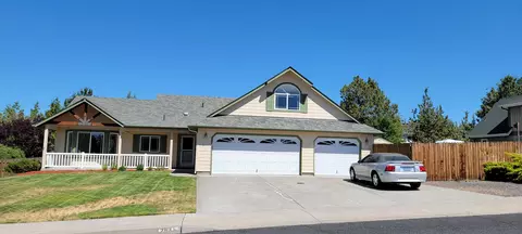 2841 SW Cascade Vista Dr, Redmond, OR 97756