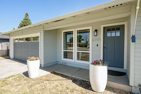 2701 Mcgrew Cir, White City, OR 97503