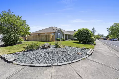 537 Crystal Dr, Eagle Point, OR 97524 photo 34