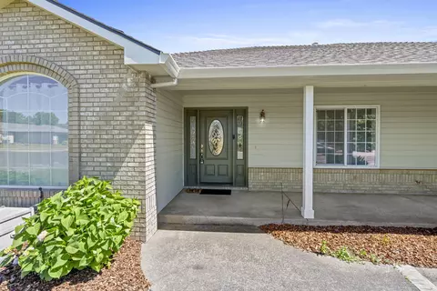 537 Crystal Dr, Eagle Point, OR 97524 photo 4