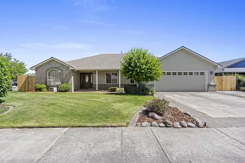 537 Crystal Dr, Eagle Point, OR 97524