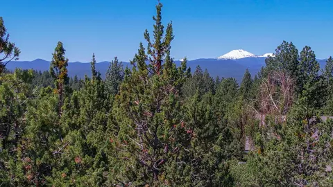 2616 NW Gill Ct, Bend, OR 97703