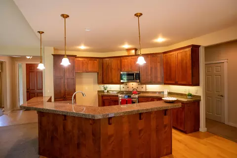 Kitchen - 19492 Sugar Mill Loop, Bend, OR 97702 photo 2 of 4