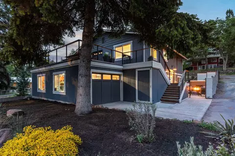 2207 NW Awbrey Rd, Bend, OR 97703