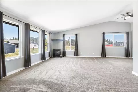 Living - 145304 Gait Ct, La Pine, OR 97739 photo 7 of 7