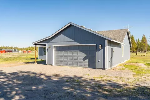 Exterior - 145304 Gait Ct, La Pine, OR 97739 photo 4 of 10