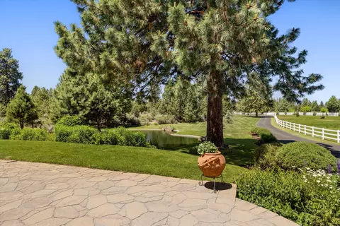 Exterior - 60604 Woodside Rd, Bend, OR 97702 photo 21 of 42