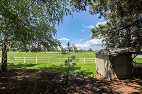 Exterior - 60604 Woodside Rd, Bend, OR 97702 photo 22 of 42