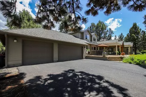 Exterior - 60604 Woodside Rd, Bend, OR 97702 photo 11 of 42
