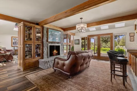 Living - 60604 Woodside Rd, Bend, OR 97702 photo 4 of 4