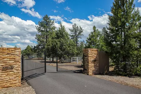 View/Area - 60604 Woodside Rd, Bend, OR 97702 photo 1 of 9
