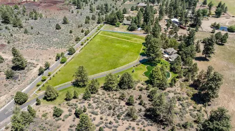 View/Area - 60604 Woodside Rd, Bend, OR 97702 photo 7 of 9