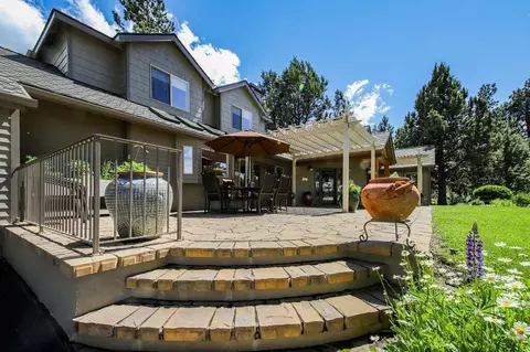 Exterior - 60604 Woodside Rd, Bend, OR 97702 photo 3 of 42