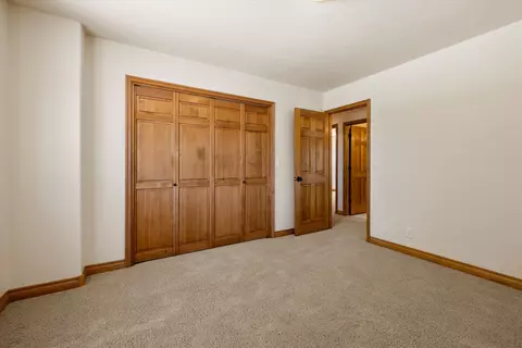 Bedroom - 60604 Woodside Rd, Bend, OR 97702 photo 8 of 9