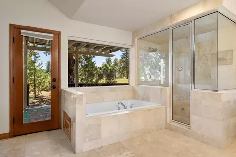 Bath - 60604 Woodside Rd, Bend, OR 97702 photo 1 of 7