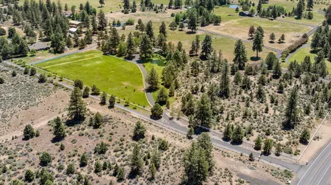 View/Area - 60604 Woodside Rd, Bend, OR 97702 photo 8 of 9