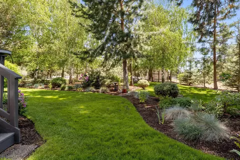 Exterior - 60604 Woodside Rd, Bend, OR 97702 photo 19 of 42