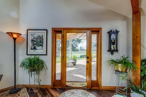 Entry Way - 60604 Woodside Rd, Bend, OR 97702 photo 2 of 4