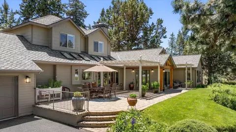 60604 Woodside Rd, Bend, OR 97702
