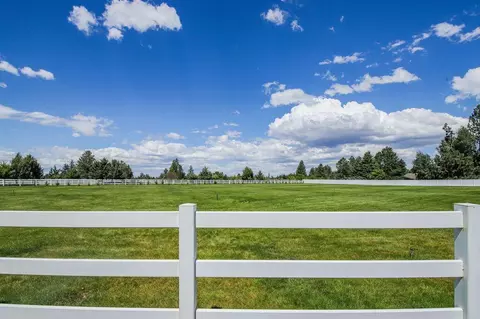 Exterior - 60604 Woodside Rd, Bend, OR 97702 photo 37 of 42