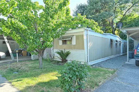 2252 Table Rock Rd #SPC 130, Medford, OR 97501