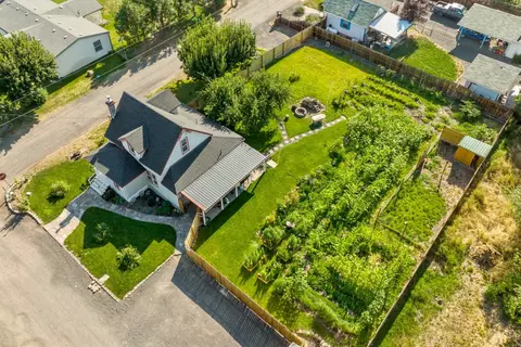 57026 Campbell Rd, Tygh Valley, OR 97063