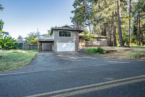 307 W Linda Vista Rd, Grants Pass, OR 97527