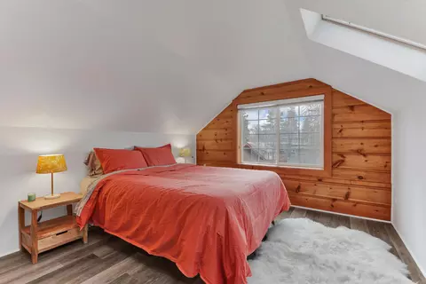 Bedroom - 1663 NW 3rd St, Bend, OR 97703 photo 3 of 9