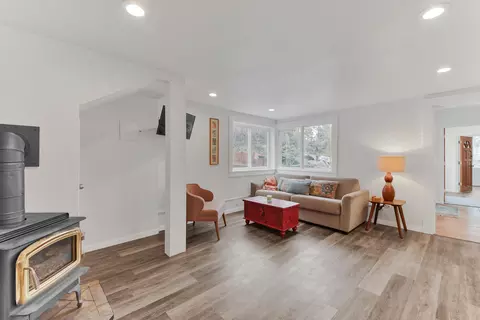 Living - 1663 NW 3rd St, Bend, OR 97703 photo 2 of 4
