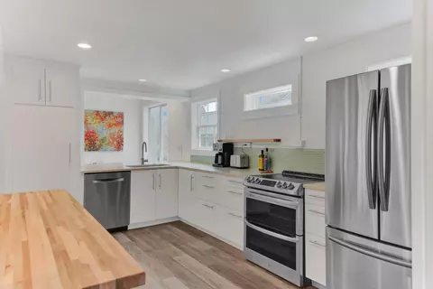 Kitchen - 1663 NW 3rd St, Bend, OR 97703 photo 4 of 4