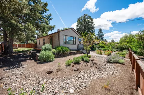 654 NE 4th St, Bend, OR 97701