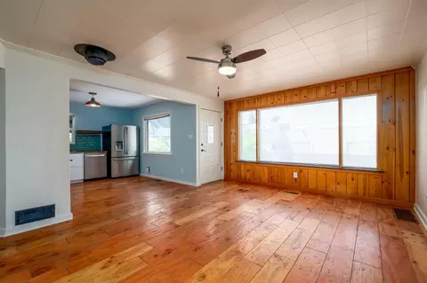 Living - 654 NE 4th St, Bend, OR 97701 photo 1 of 5