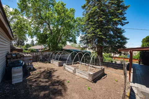 Exterior - 654 NE 4th St, Bend, OR 97701 photo 10 of 20