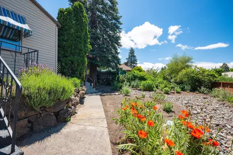 Exterior - 654 NE 4th St, Bend, OR 97701 photo 14 of 20