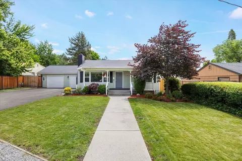 213 S Barneburg Rd, Medford, OR 97504