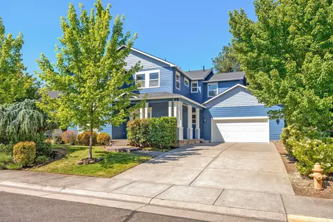 Exterior - 523 Ridgeway Ave, Central Point, OR 97502 photo 4 of 18