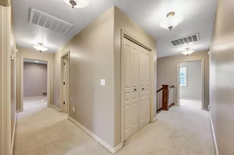 Entry Way - 523 Ridgeway Ave, Central Point, OR 97502 photo 7 of 7