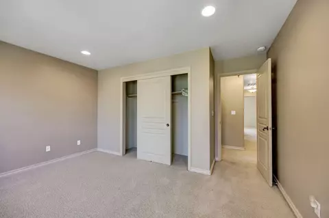 Bedroom - 523 Ridgeway Ave, Central Point, OR 97502 photo 7 of 9