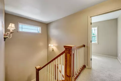 Entry Way - 523 Ridgeway Ave, Central Point, OR 97502 photo 5 of 7
